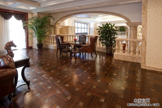 強(qiáng)化復(fù)合地板